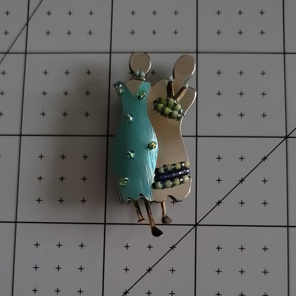 Liztech Vintage Soul Sisters Brooch - Picture 4 of 4